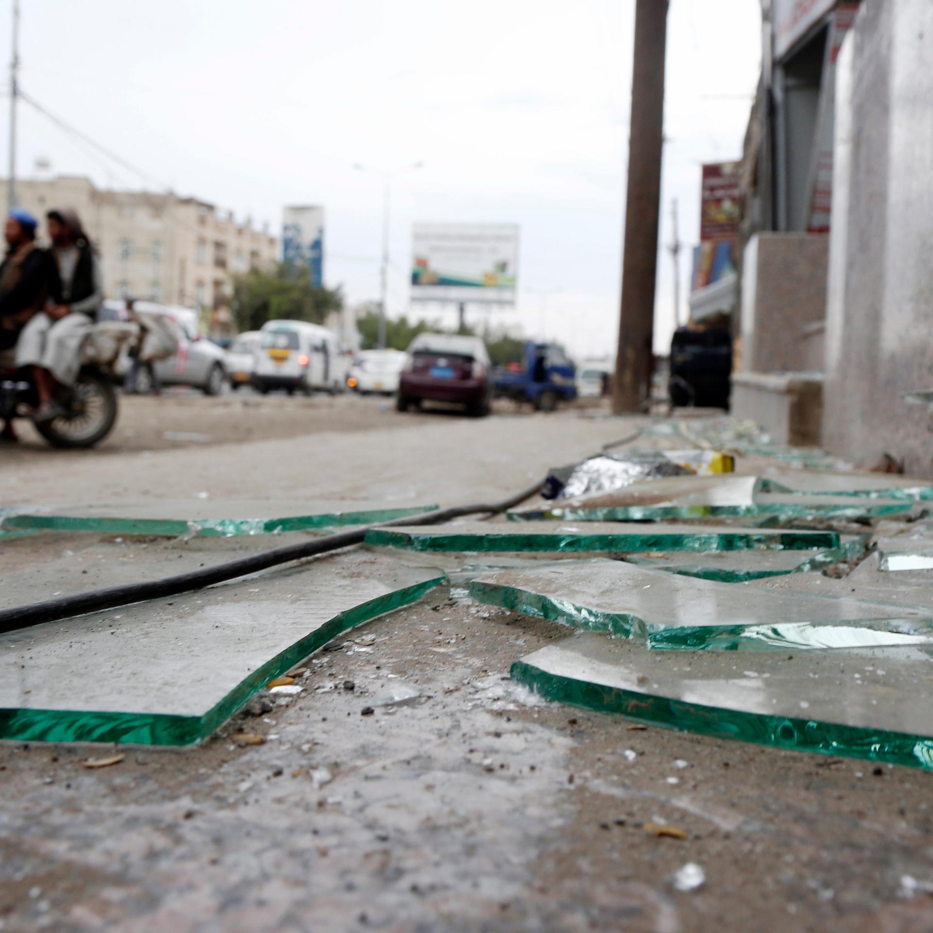 Zerstörungen nach Luftangriffen in Sanaa, Jemen