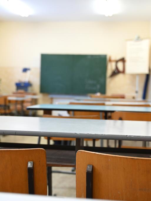 Blick in ein leeres Klassenzimmer. Blick in ein leeres Klassenzimmer.