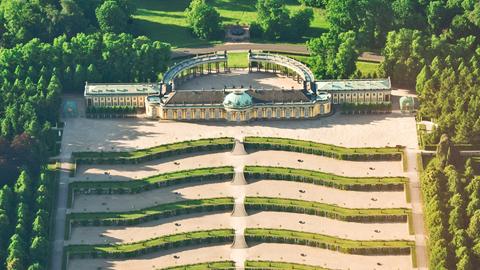 Luftaufnahme vom Potsdamer Schloss Sanssouci