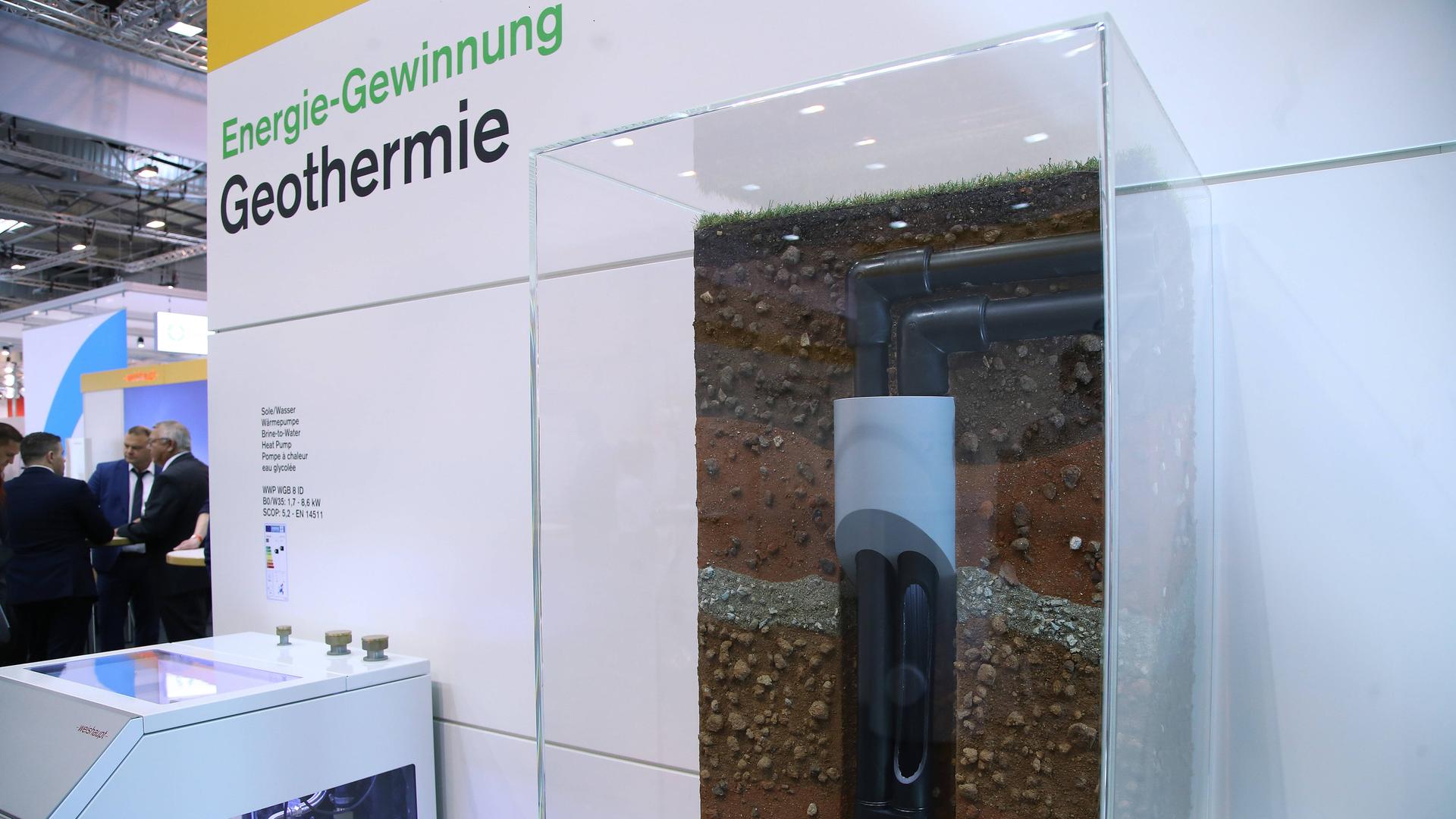 Modell für Erdwärmegewinnung, Geothermie, auf der Fachmesse für die Branchen Sanitär, Heizung, Klima und digitales Gebäudemanagement in Essen