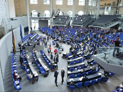 Blick in den Plenarsaal des Deutschen Bundestages.