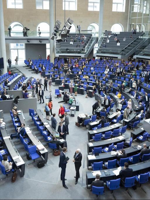 Blick in den Plenarsaal des Deutschen Bundestages.