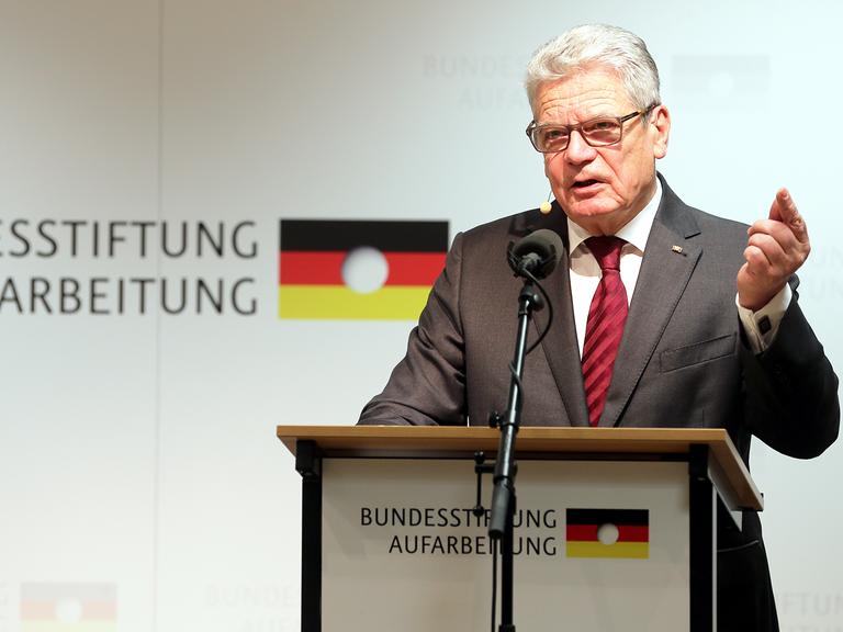 Bundespräsident Joachim Gauck spricht am 10.12.2014 in der Bundesstiftung zur Aufarbeitung der SED-Diktatur in Berlin.