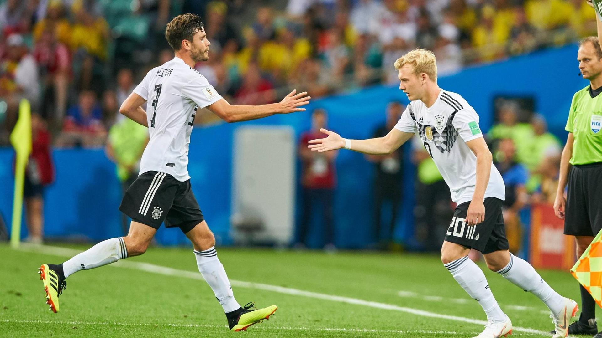Der deutsche Nationalspieler Julian Brandt wird im Spiel gegen Schweden für Jonas Hector eingewechselt (87. Minute).