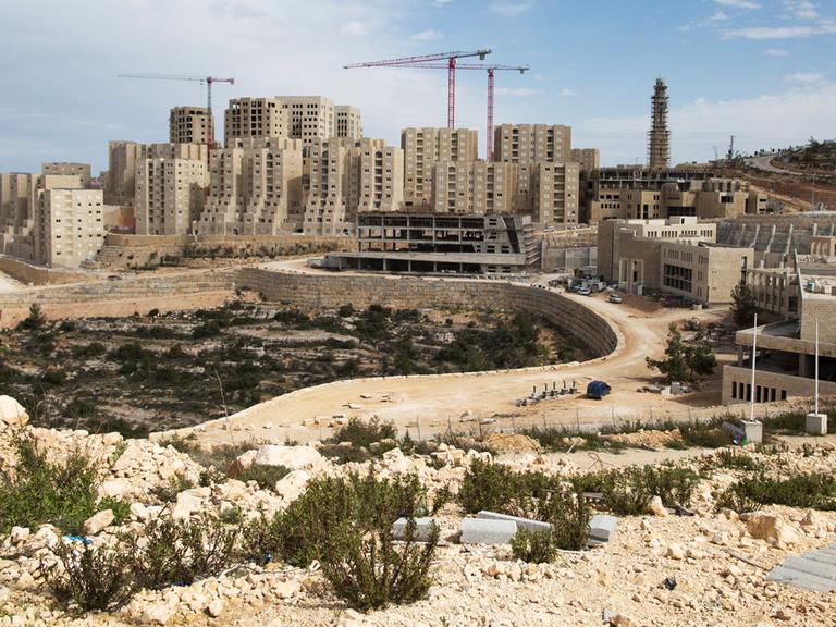 Die neue palästinensische Stadt Rawabi entsteht nördlich von Ramallah im Westjordanland.