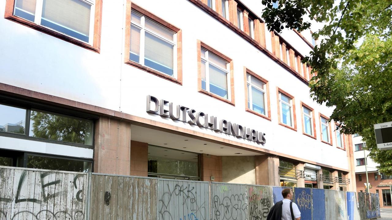 Das Deutschlandhaus nahe des Anhalter Bahnhofs am 10.06.2014 in Berlin. Ein Jahr nach dem Baubeginn am Dokumentationszentrum für Flucht, Vertreibung und Versöhnung in Berlin sollten in jenem Sommer erste Gebäudeteile abgerissen werden.