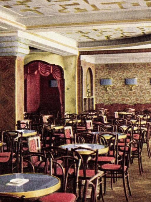 Ein in rot gehaltener, farbenfroher Kaffeesaal aus den 30ern.