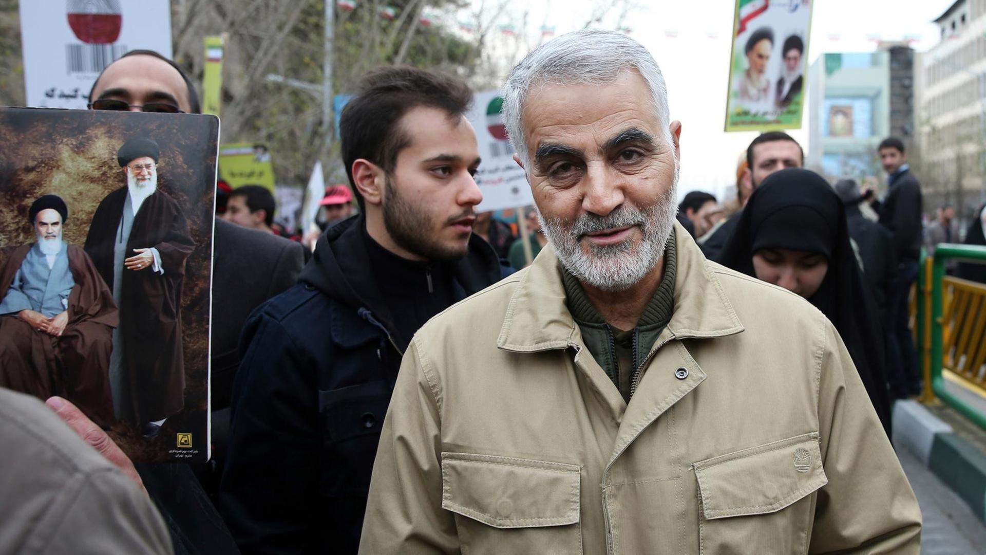 Ghassem Soleimani, der Kommandeur der iranischen Al-Kuds-Brigaden, nimmt im Jahr 2016 an der jährlichen Kundgebung zum Jahrestag der islamischen Revolution von 1979 teil.