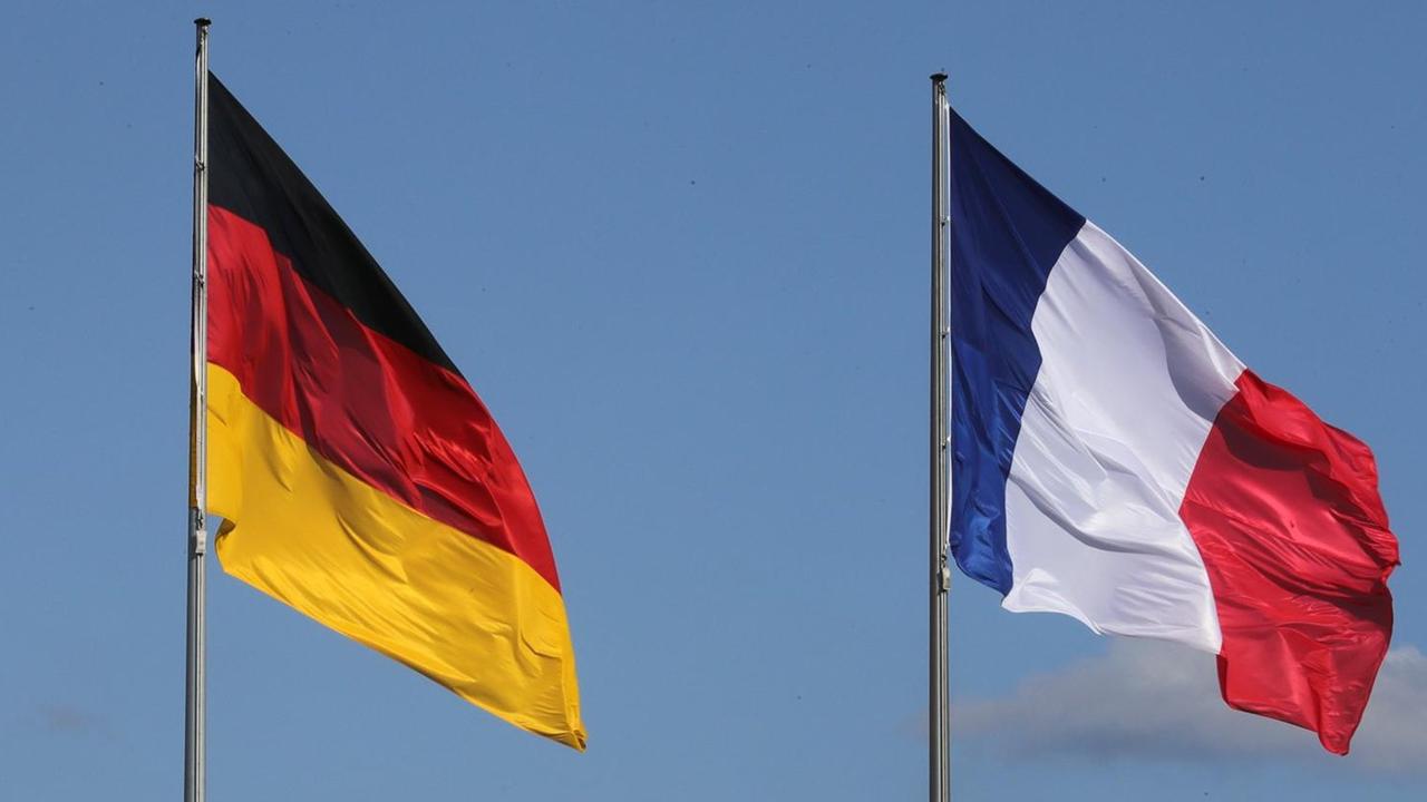 Die Flaggen Deutschlands und Frankreichs Die Flaggen Deutschlands und Frankreichs