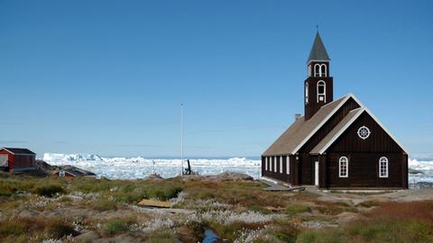 Kirche zwischen Treibeis auf Grönland