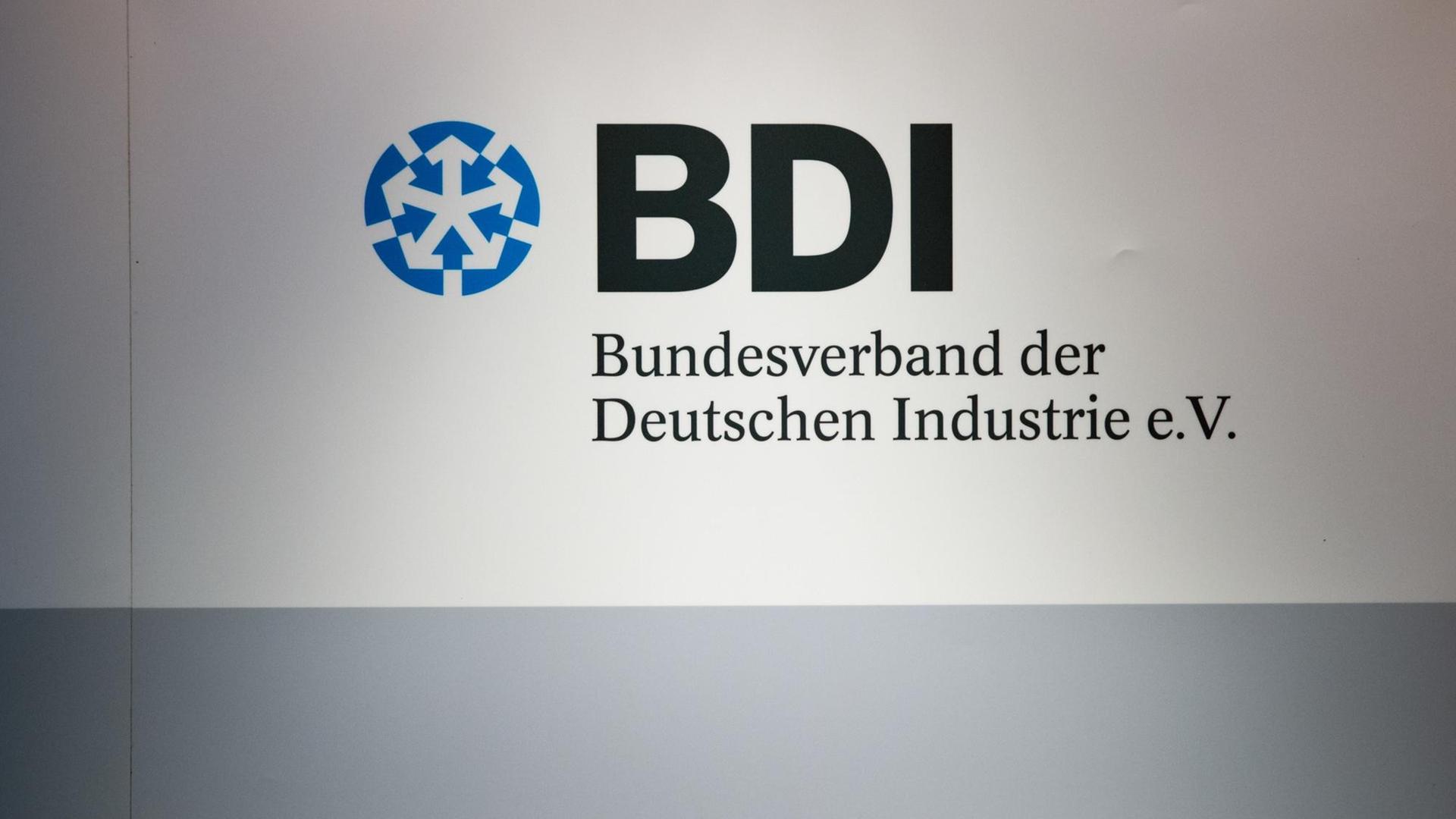 Das Logo und der Schriftzug des Bundesverbandes der Deutschen Industrie (BDI)