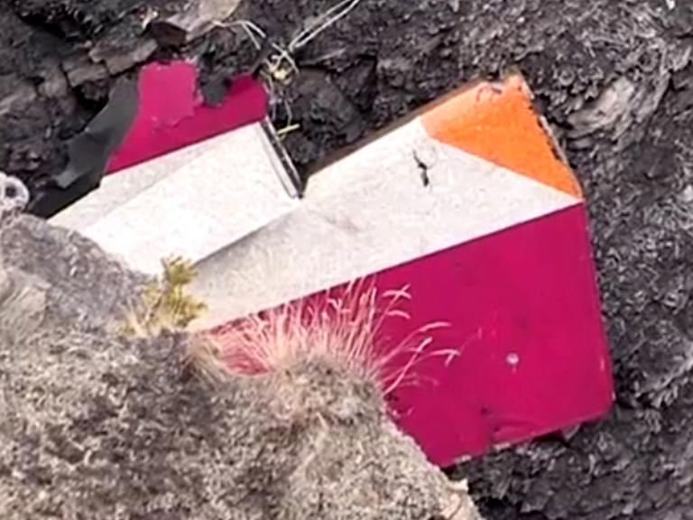 Wrackteil der verunglückten Germanwings-Maschine in Südfrankreich
