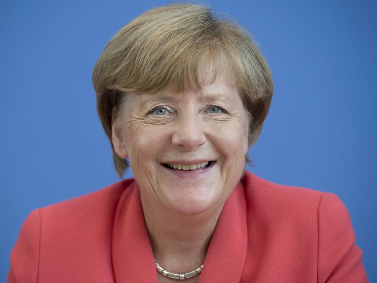 Gute Laune: Kanzlerin Angela Merkel lacht.
