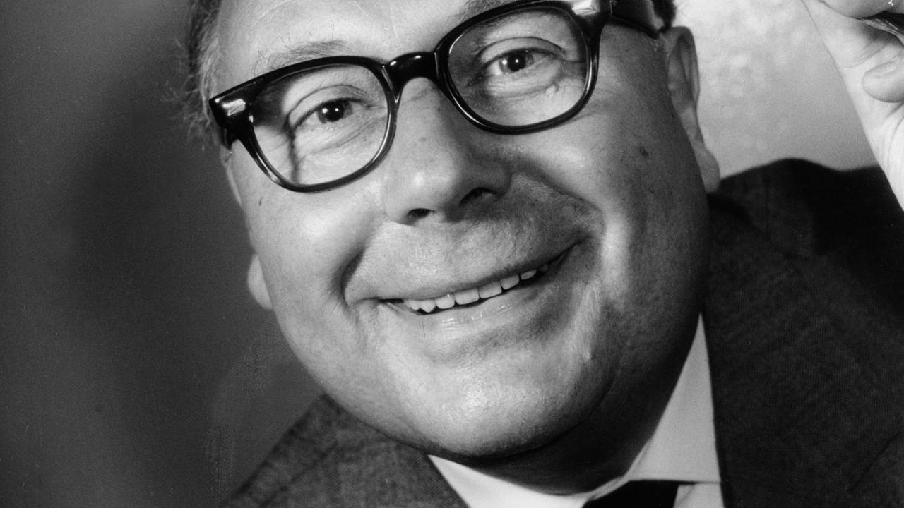 Porträt vom Komiker Heinz Erhardt (um 1960)