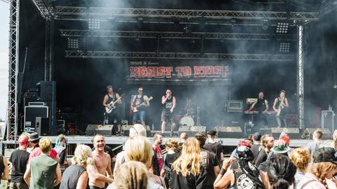 Das Festival "Resist to Exist" in Kremmen 2018.