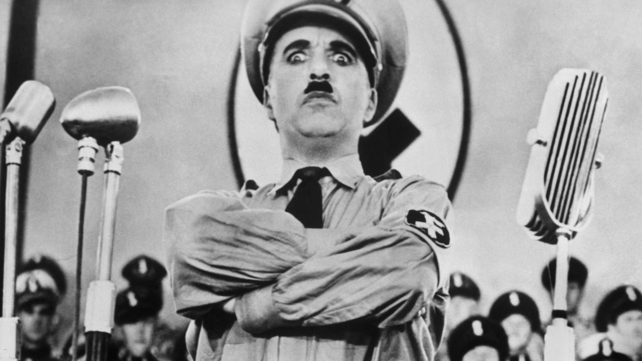 Der große Diktator (1940), Regie, Produktion und Hauptrollen: Charlie Chaplin als Diktator Adenoid Hynkel, Diktator von Tomamia
