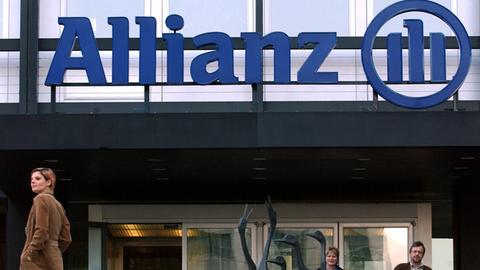 Der Eingang der Hauptverwaltung der Allianz Lebensversicherungs AG in Stuttgart