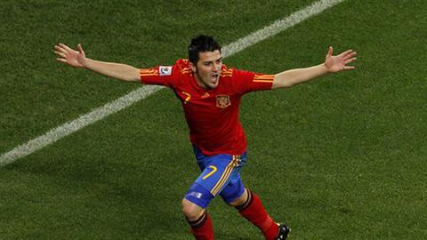 Tor im Dreistreifen-Trikot: Spaniens David Villa bejubelt seinen Treffer gegen Portugal bei der FIFA WM