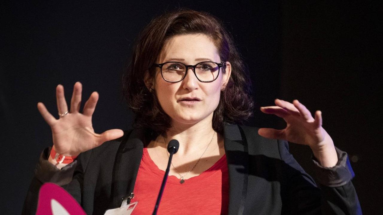 Die Journalistin Ferda Ataman soll die Antidiskriminierungsstelle des Bundes leiten - doch es gibt Gegenwind