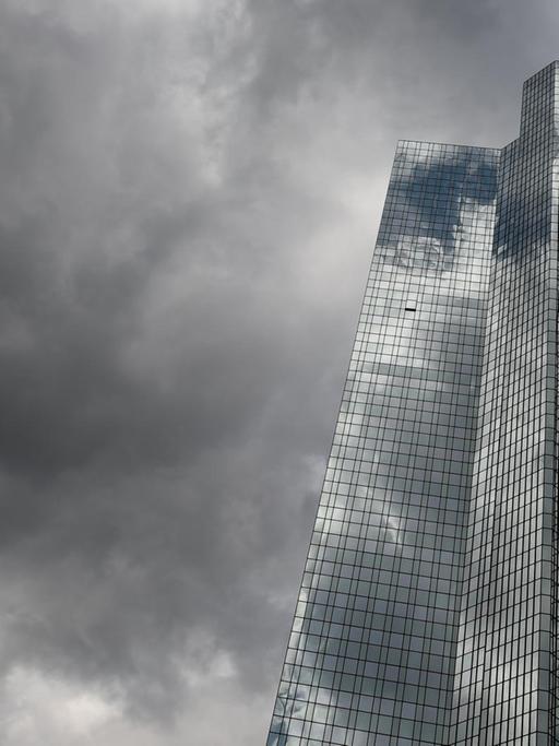 Die beiden Türme der Deutschen Bank in Frankfurt am Main