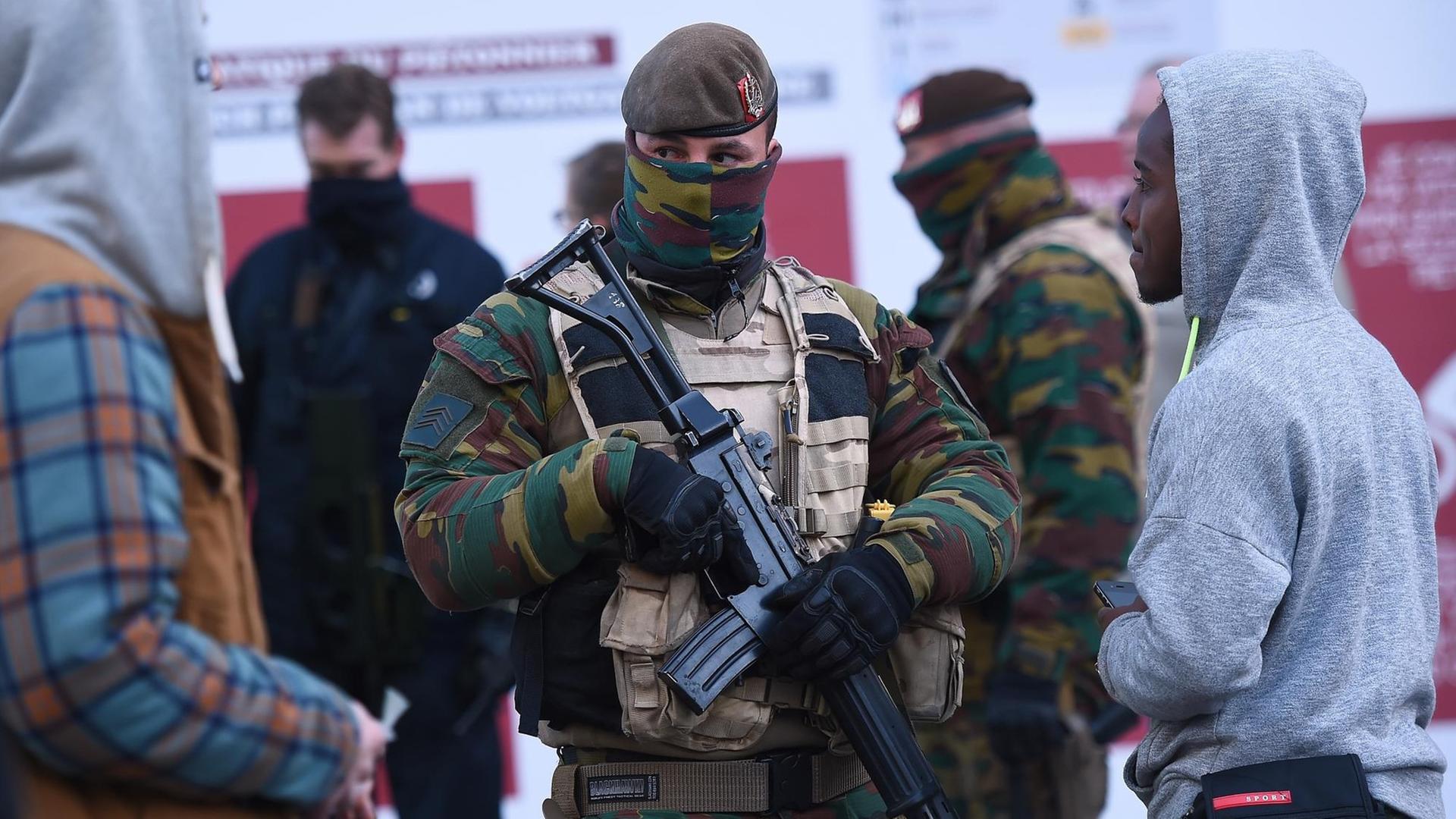 Militär patrouilliert in Belgiens Hauptstadt Brüssel.