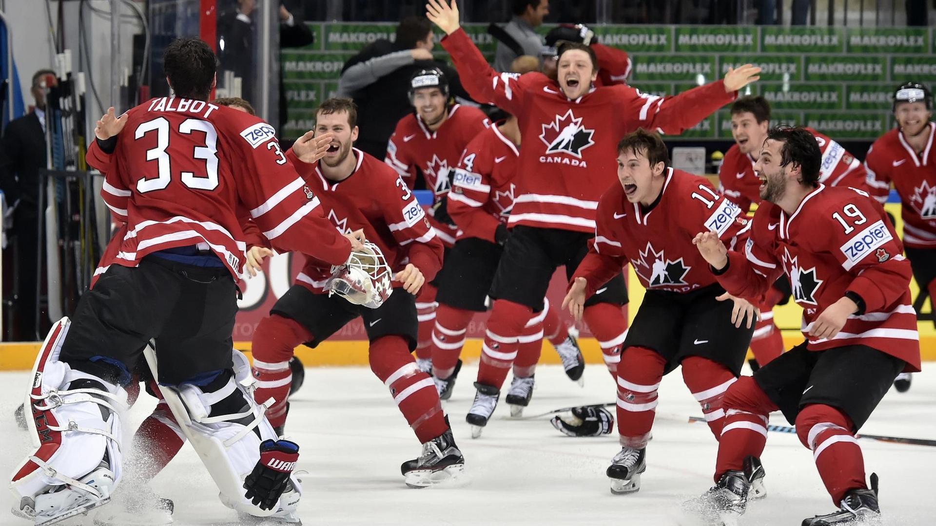 Tielverteidiger Kanada feiert den Gewinn der Eishockey-Weltmeisterschaft in Russland.