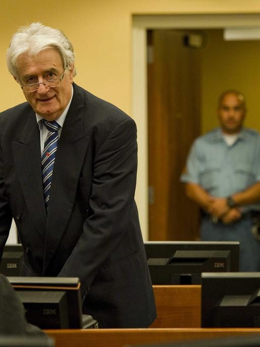 Radovan Karadzic am 16 October 2012 vor dem Gericht in Den Haag