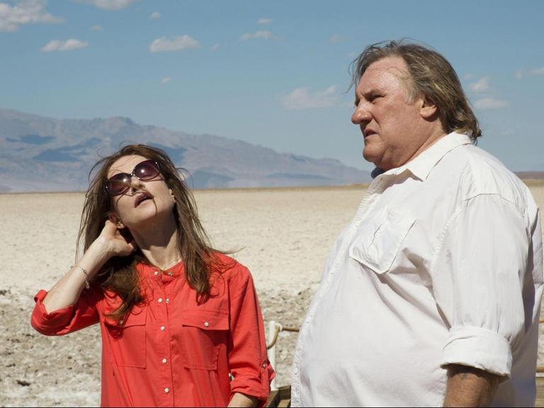 Szene aus dem Film "Valley of Love" von Guillaume Nicloux mit Isabelle Huppert (l.) and Gerard Depardieu