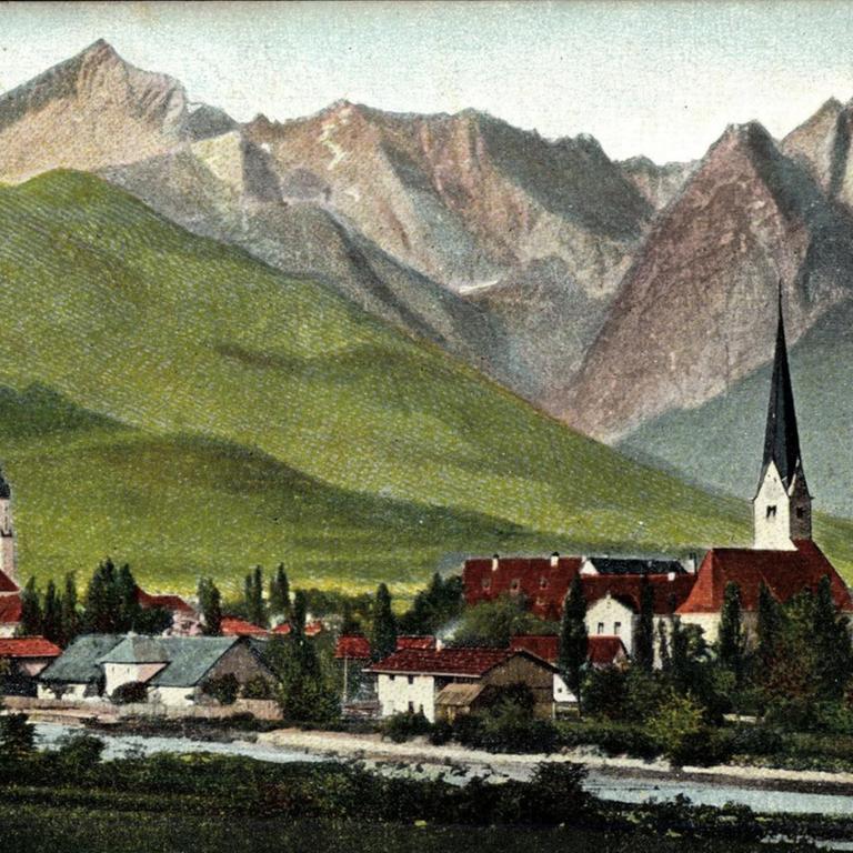 Garmisch Partenkirchen, Blick über den Ort zur Zugspitze, Kirchtürme | Verwendung weltweit