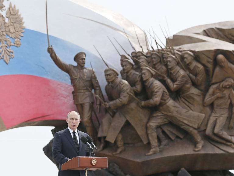 Wladimir Putin bei der Einweihung eines Denkmals für den Ersten Weltkrieg.