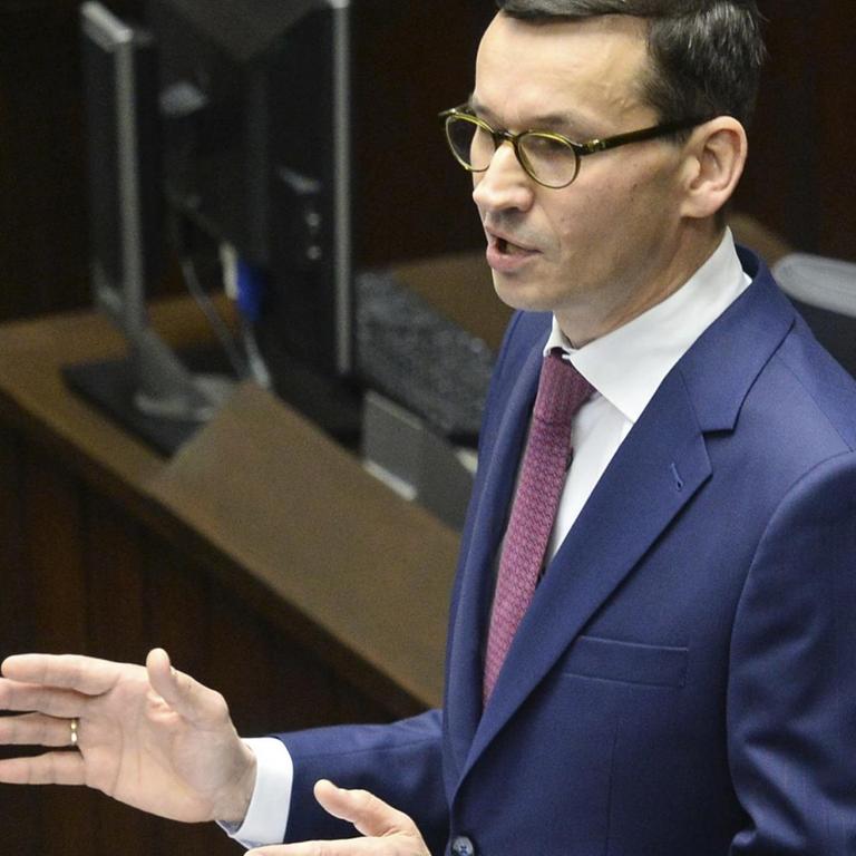Polens neuer Premierminister Mateusz Morawiecki spricht im Parlament.