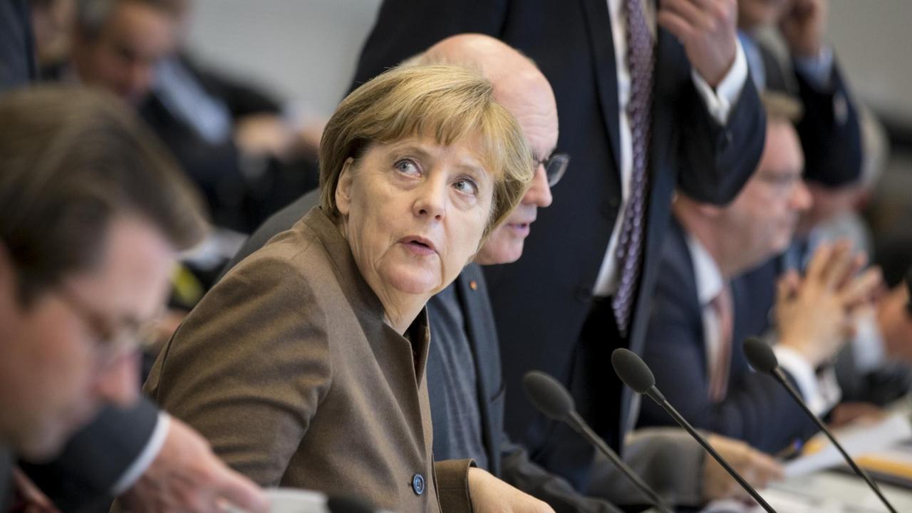 Bundeskanzlerin Angela Merkel (CDU) in einer Fraktionssitzung.