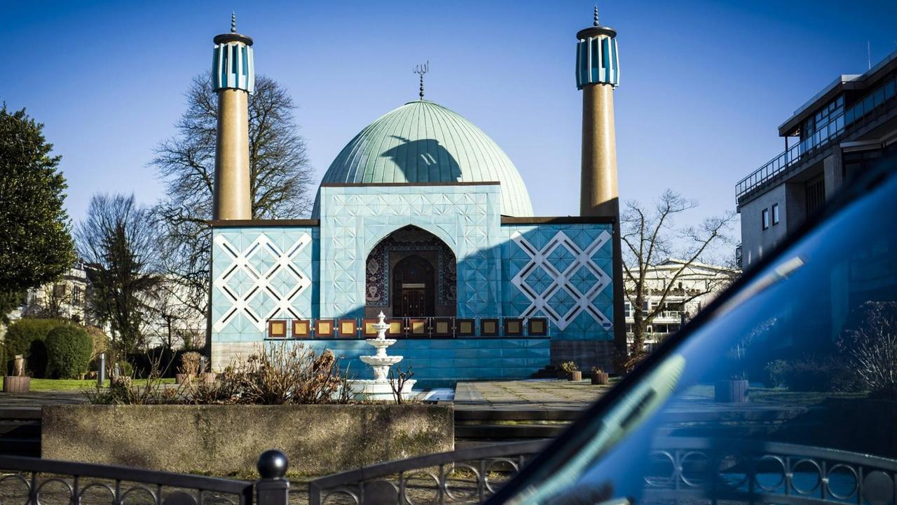 Das Islamische Zentrum Hamburg an der Hamburger Außenalster.