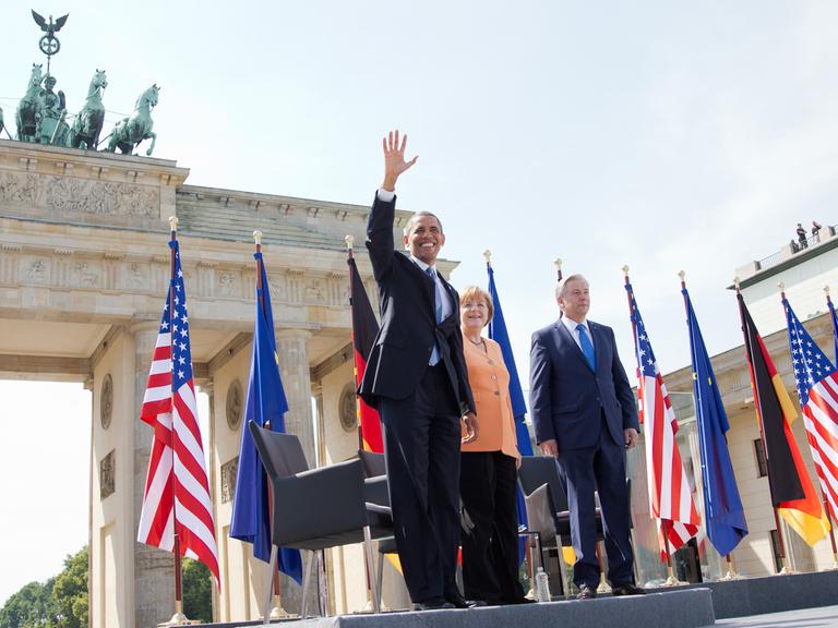 Obama, Merkel, Wowereit im Juni 2013 am Brandenburger Tor