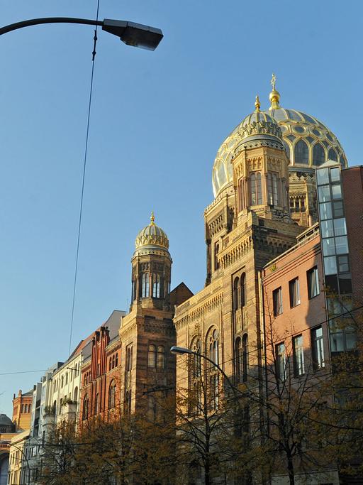 Die Neue Synagoge in der Oranienburger Straße in Berlin mit dem Sitz der Verwaltung der Jüdischen Gemeinde