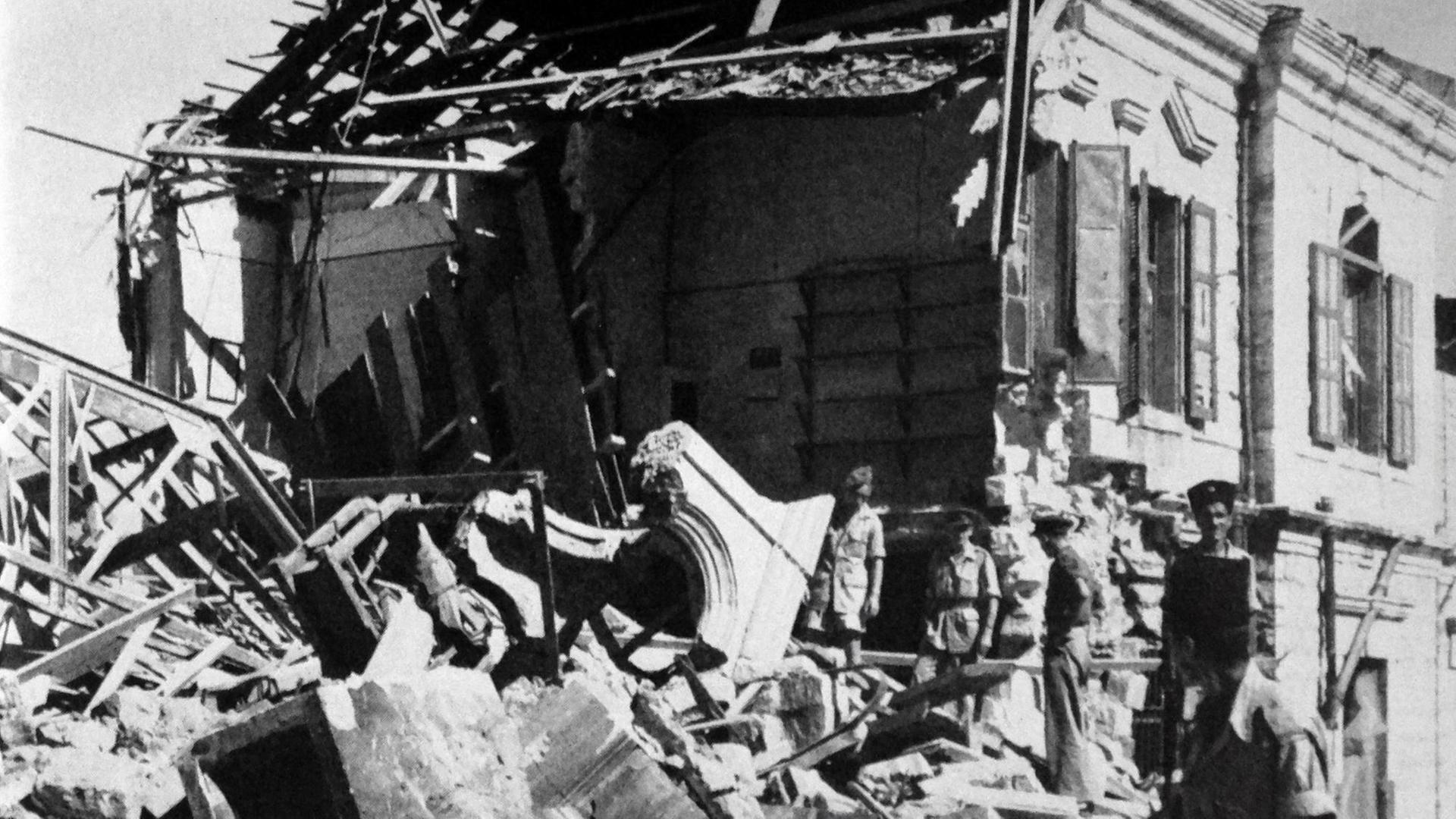 Ein Teil des King David Hotels in Jerusalem liegt nach dem Bombenanschlag vom 22. Juli 1946 in Trümmern