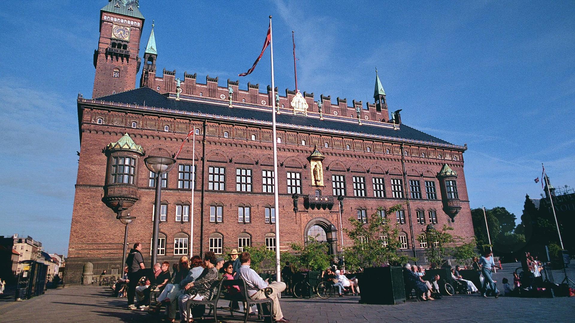 Das Rathaus von Kopenhagen wurde von 1892 bis 1905 erbaut. Undatierte Aufnahme.