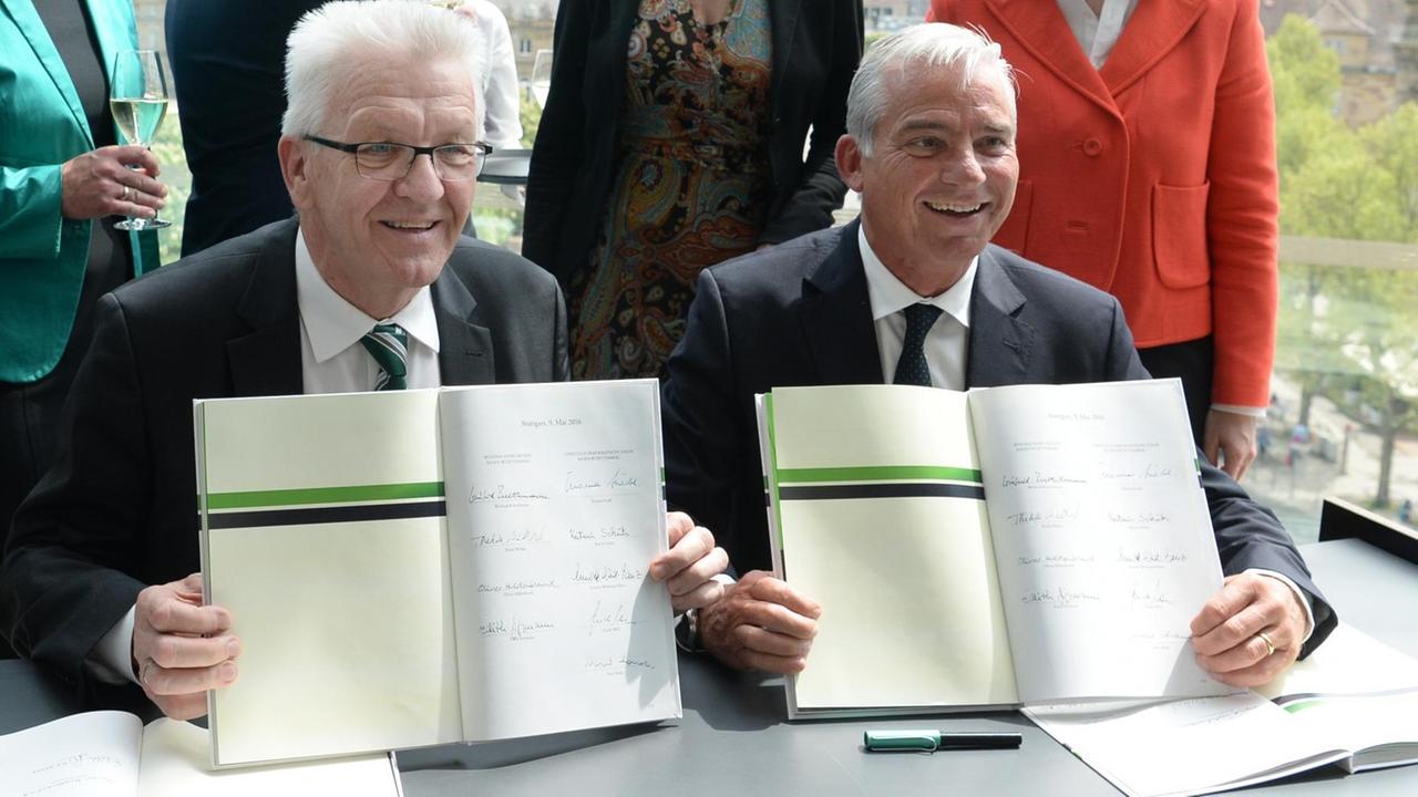 Kretschmann und Strobl präsentieren in Stuttgart den Koalitions-Vertrag