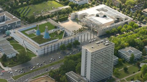 Luftaufnahme der Bundeskunsthalle und des Hauses der Geschichte in Bonn