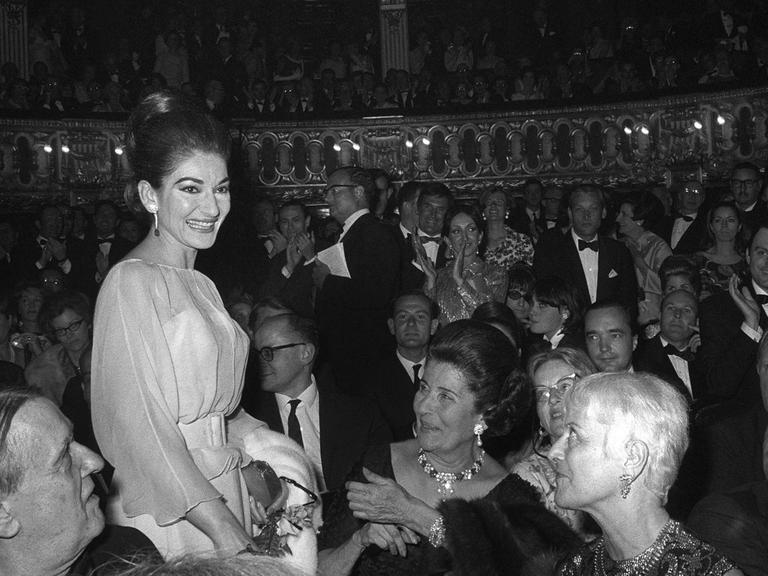 Maria Callas bei derPremiere "Barbier von Sevilla" in Paris am Odeon Theater am 5.1.1966
