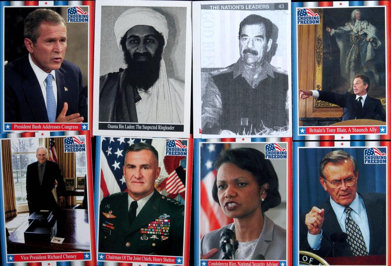 Ein Kartenspiel mit Konterfeis verschiedener Akteure, die im Golf- und Irakkrieg beteiligt waren. Von oben nach unten und links nach rechts. Georg W. Bush, Osama bin Laden, Saddam Hussein, der britische Premierminister Tony Blair, der ehem. US-Vize-Präsident Dick Cheney,  US-Außenministerin Condolezza Rice, und US-US-Verteidigungsminister Donald Rumsfeld. 
