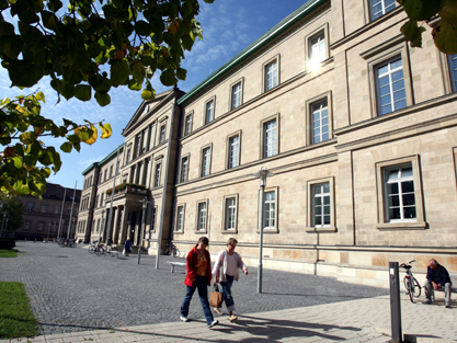 Eberhard-Karls-Universität Tübingen Eberhard-Karls-Universität Tübingen