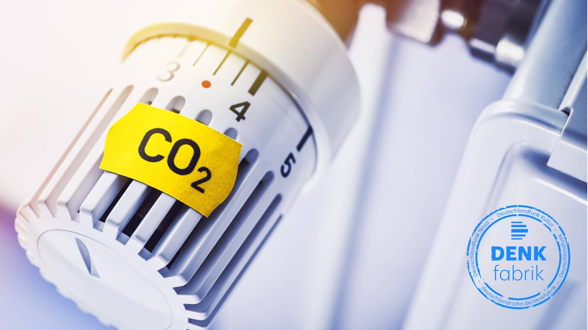 Heizungsthermostat mit CO2-Preisschild