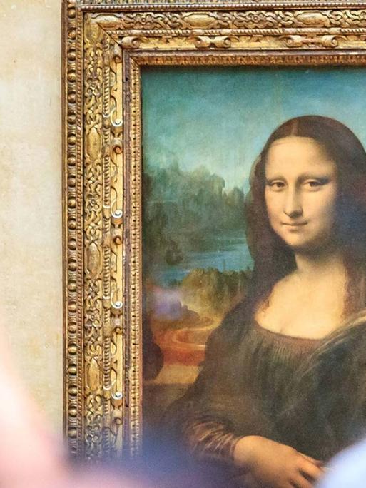 Das weltberühmte Ölgemälde "Mona Lisa" von Leonardo da Vinci hängt im Louvre Museum in Paris.