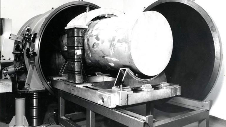 Mit diesem Aluminium-Zylinder hat Heinz Billing erste Versuche zur Messung von Gravitationswellen unternommen