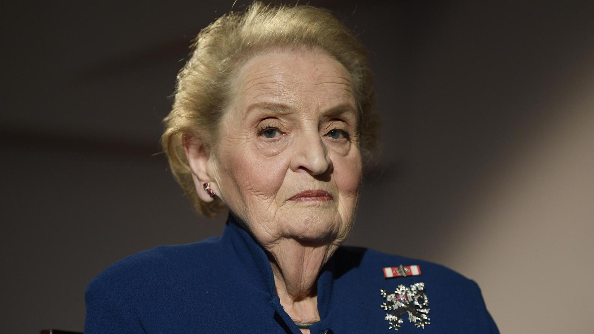 Das Bild zeigt die ehemalige Außenministerin der USA, Madeleine Albright.