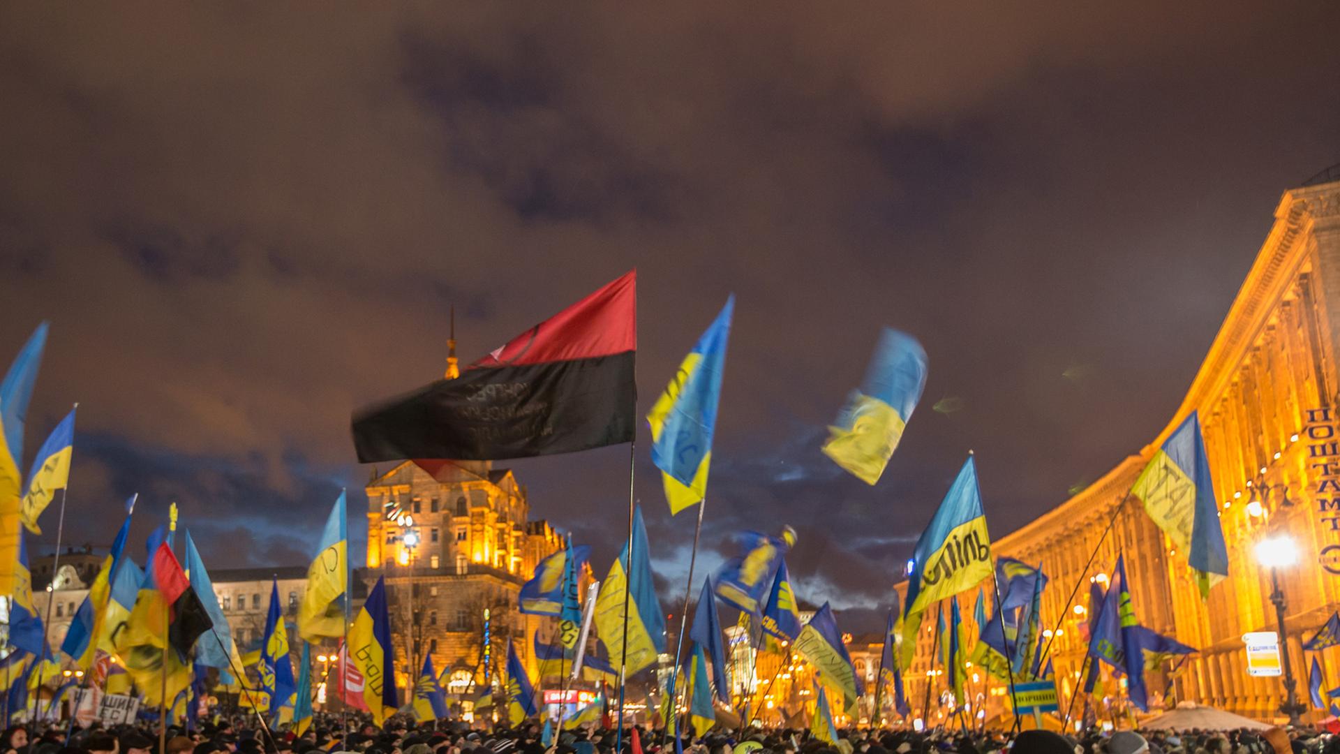  Demonstranten auf dem Maidan, dem Platz der Unabhängigkeit in Kiew.