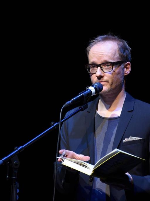 Der Indie-Pop-Musiker und Autor Peter Licht liest am 19.03.2015 im Rahmen des internationalen Literaturfestivals Lit.Cologne in Köln.