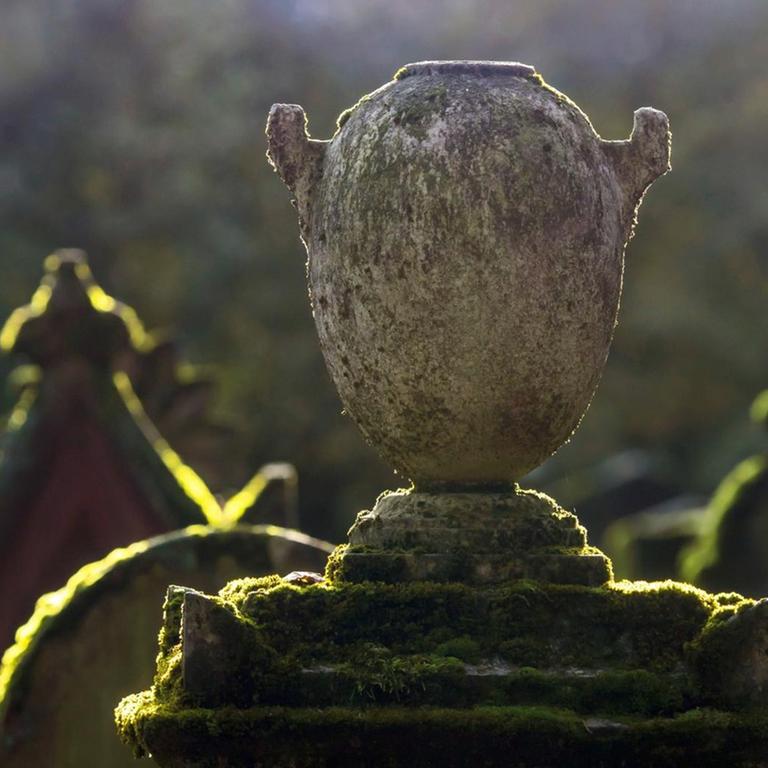 Tod - Keine Liberalisierungen der Bestattungsgesetze - Bayern und andere Bundesländer halten vorerst an Friedhofszwang und Sargpflicht fest