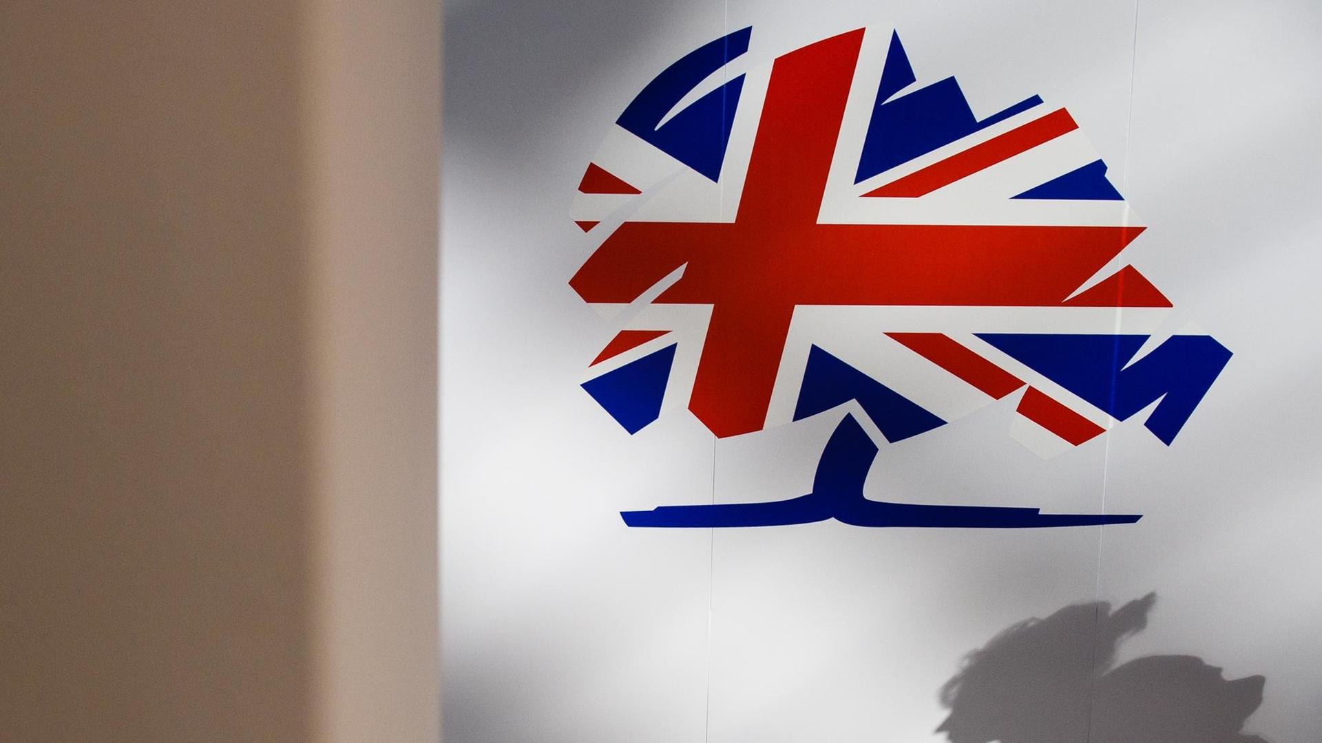 Das Logo der Konservativen Partei am ersten Tag der Jahresversammlung in Manchester, Norwest-England am 4.10.2015. Das Logo der Konservativen Partei am ersten Tag der Jahresversammlung in Manchester, Norwest-England am 4.10.2015.